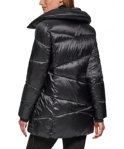 Women's Chevron Puffer Coat Black $90.00 Coats